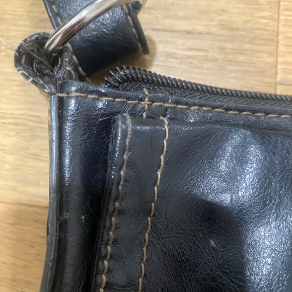 Relic black leather Crossbody bag purse VGUC  see pictures for minor wear - Picture 3 of 6